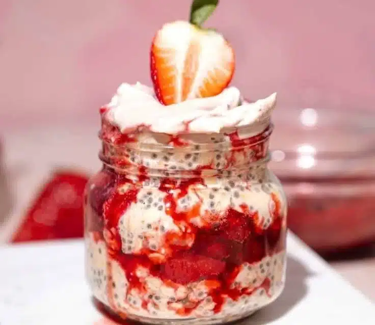 Strawberries & Cream Overnight Oats